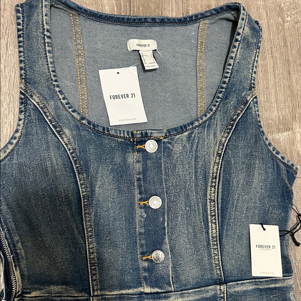 ๐ Forever 21 Sleeveless Denim Dress Blue Button Front Size L NWT - Picture 3 of 6